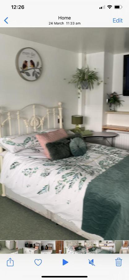 Barrs Court Beds Bed & Breakfast Warmley Eksteriør bilde