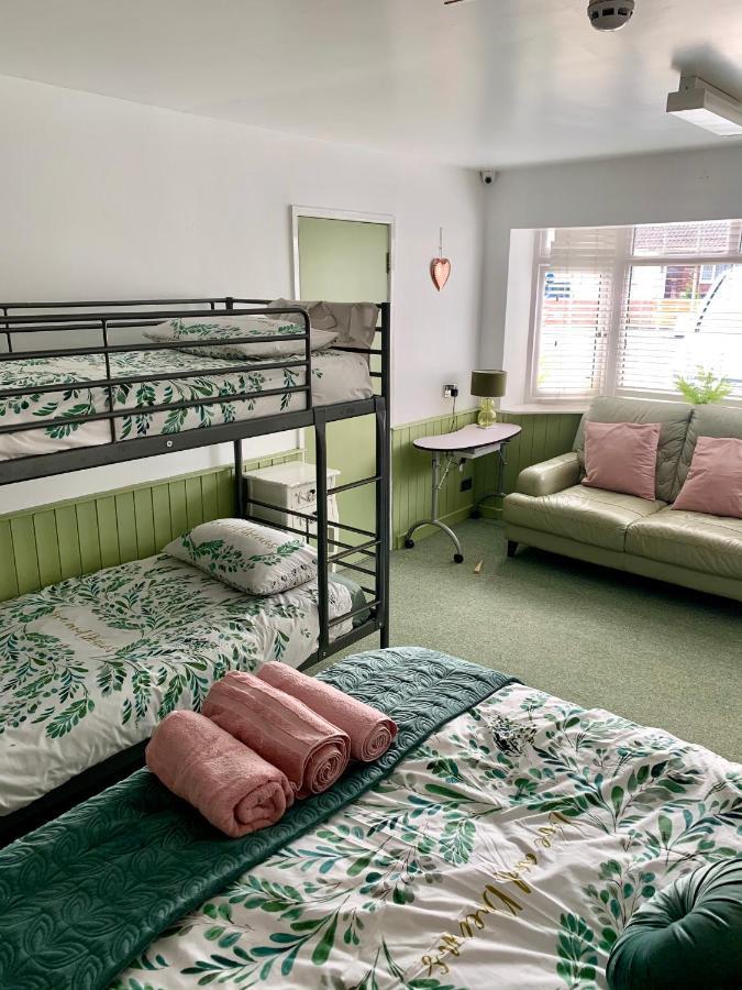 Barrs Court Beds Bed & Breakfast Warmley Eksteriør bilde