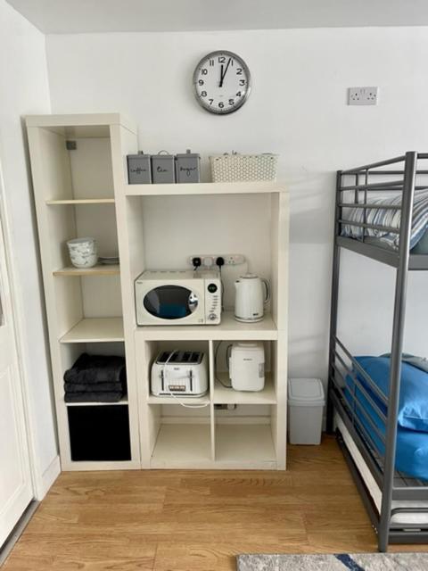 Barrs Court Beds Bed & Breakfast Warmley Eksteriør bilde